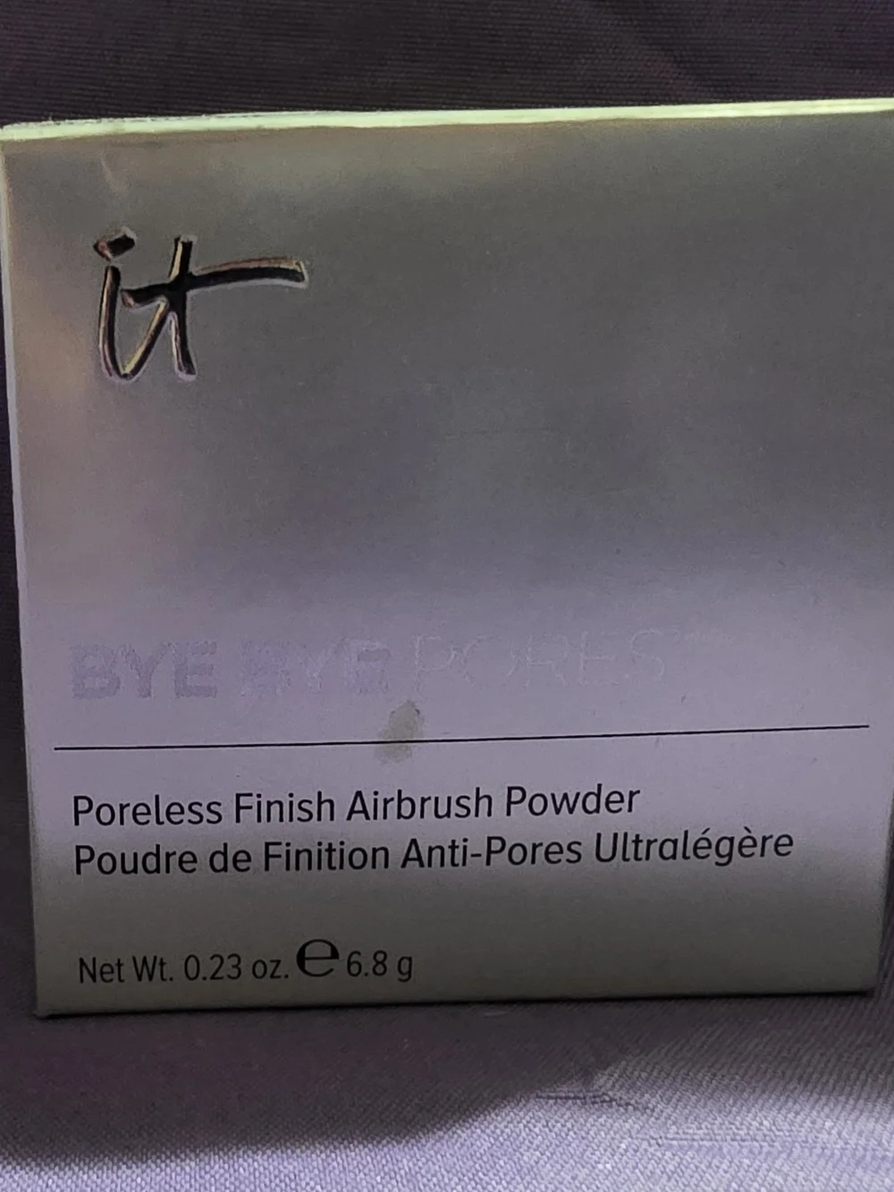 IT Cosmetics Bye Bye Pores Poreless Finish Airbrush Powder.